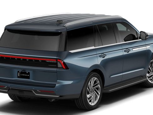 New 2027 Lincoln Navigator Premiere AWD/4WD image 3