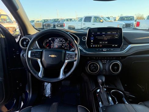 Used 2023 Chevrolet Blazer Premier image 13