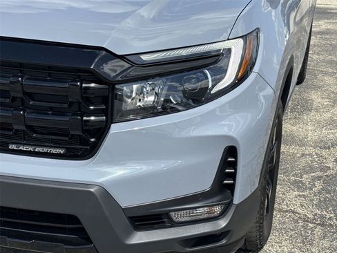 Used 2025 Honda Ridgeline Black Edition image 9
