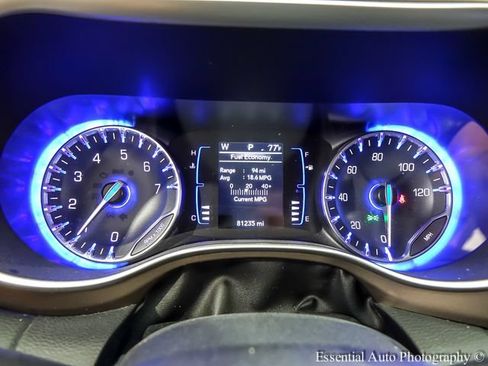 Used 2021 Chrysler Voyager Lxi FWD image 14