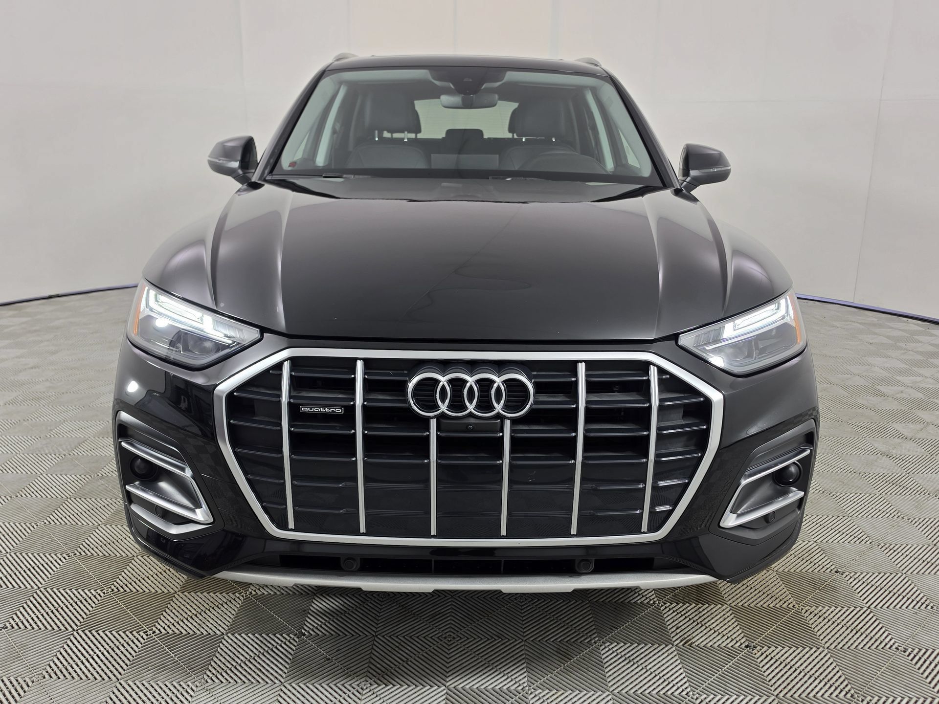 Certified 2024 Audi Q5 Premium AWD/4WD image 2
