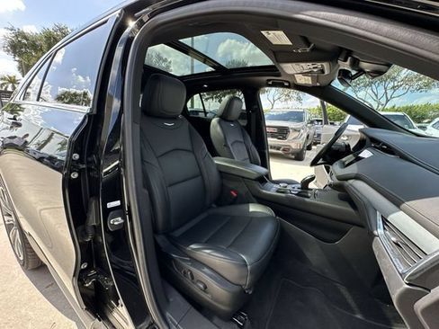 Certified 2023 Cadillac XT4 Premium Luxury FWD image 30