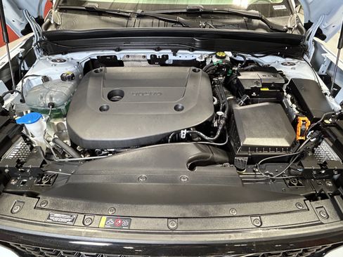 Used 2025 Volvo XC40 B5 Ultra w/ Climate Package image 18