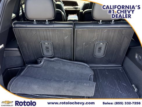Used 2026 Cadillac Vistiq Platinum w/ LPO, Floor Liner Package AWD/4WD image 11