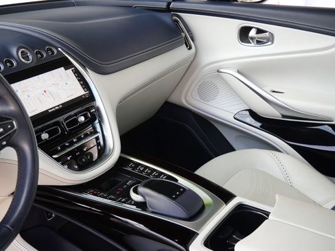 Used 2023 Aston Martin DBX AWD/4WD image 14