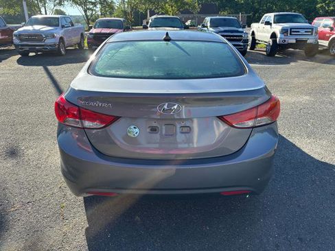 Used 2013 Hyundai Elantra GLS w/ Preferred Pkg FWD image 5