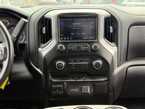 Used 2020 Chevrolet Silverado 2500 LT AWD/4WD image 17