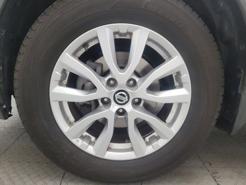 Used 2017 Nissan Rogue SV image 31