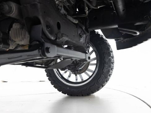 Used 2018 Chevrolet Silverado 1500 High Country image 24