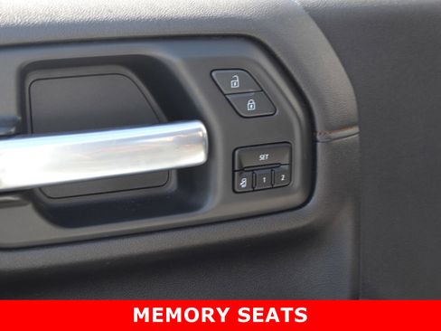 Used 2020 GMC Sierra 2500 AT4 w/ AT4 Premium Package image 13