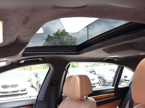 Used 2015 BMW 750Li RWD image 22