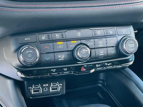 Used 2024 Dodge Durango R/T RWD image 20