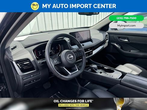 Used 2024 Nissan Rogue SL w/ SL Premium Package FWD image 10