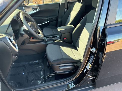 Certified 2025 Kia Soul LX FWD image 21