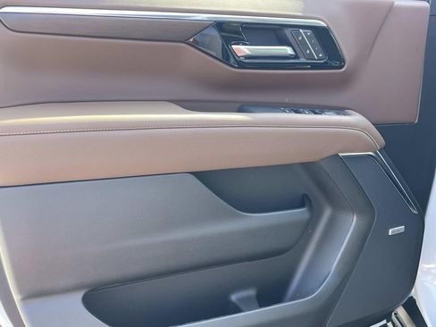 New 2026 Chevrolet Suburban High Country image 16