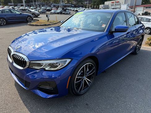 Used 2019 BMW 330i xDrive Sedan w/ M Sport Package AWD/4WD image 3