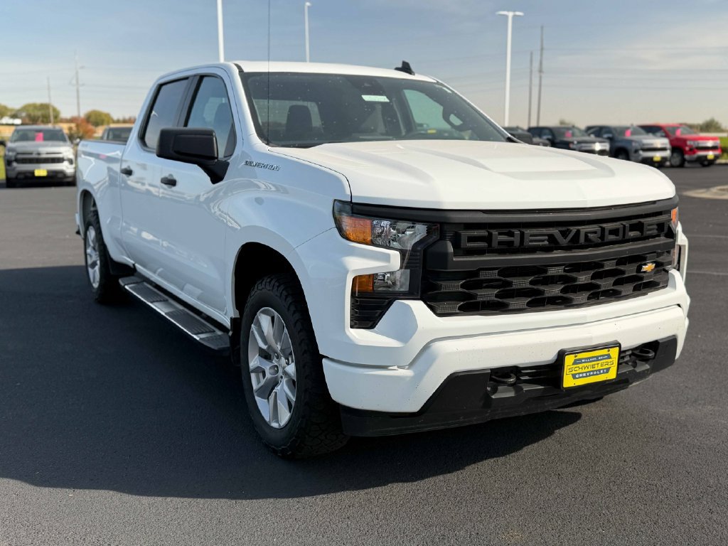 Used 2023 Chevrolet Silverado 1500 Custom AWD/4WD image 5