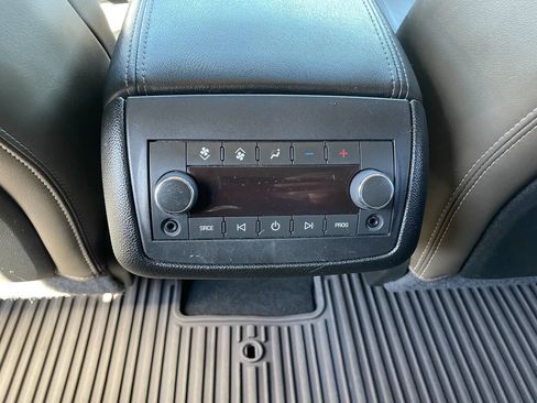 Used 2015 GMC Acadia SLT w/ Technology Package image 19