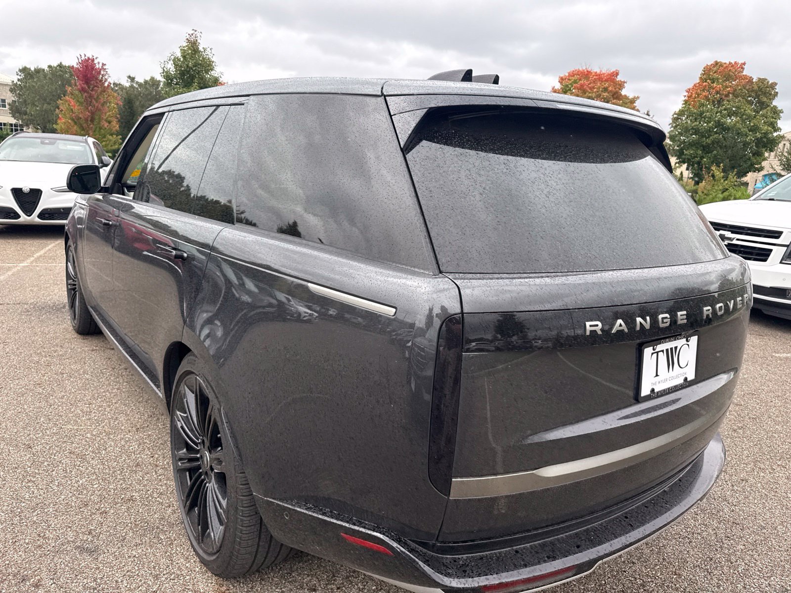 Used 2024 Land Rover Range Rover Long Wheelbase SE AWD/4WD image 7
