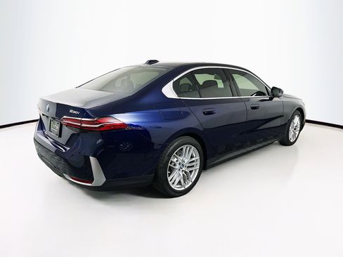 Used 2024 BMW 530i w/ Premium Package image 9