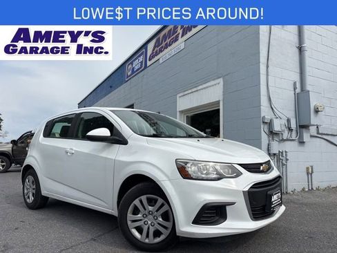 Used 2017 Chevrolet Sonic LT FWD image 1