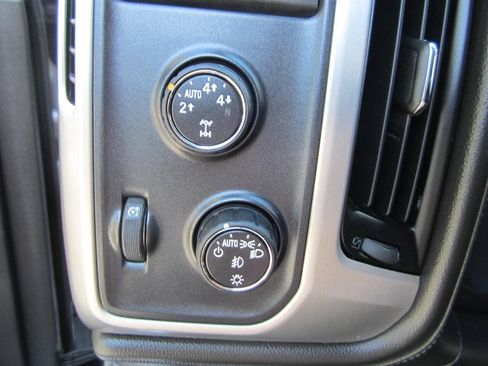 Used 2015 GMC Sierra 1500 SLE w/ SLE Value Package AWD/4WD image 33