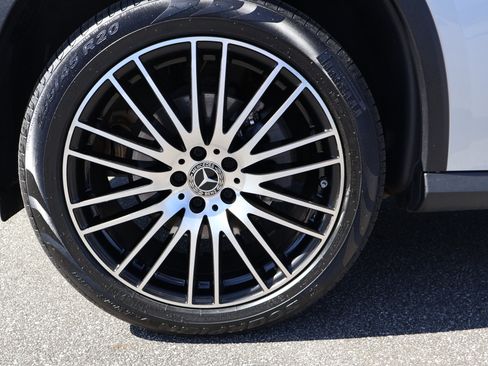 Certified 2023 Mercedes-Benz GLC 300 image 1