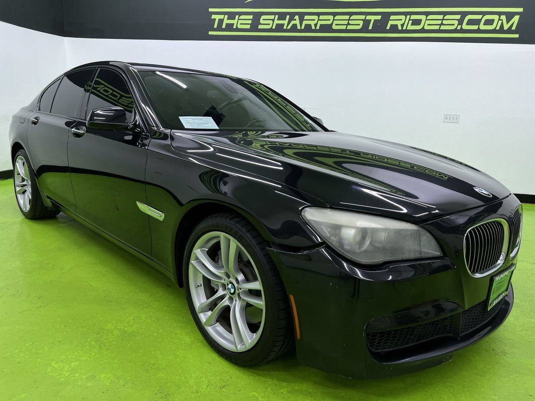 Used 2012 BMW 750i RWD image 2