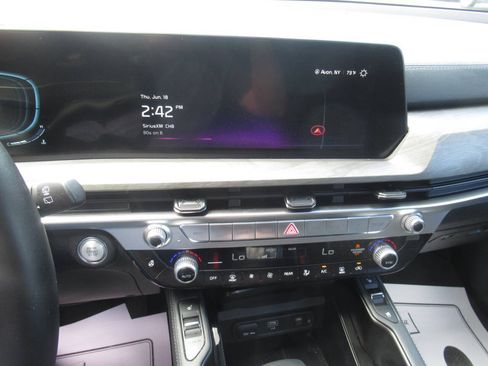 Used 2025 Kia Telluride EX X-Line AWD/4WD image 32