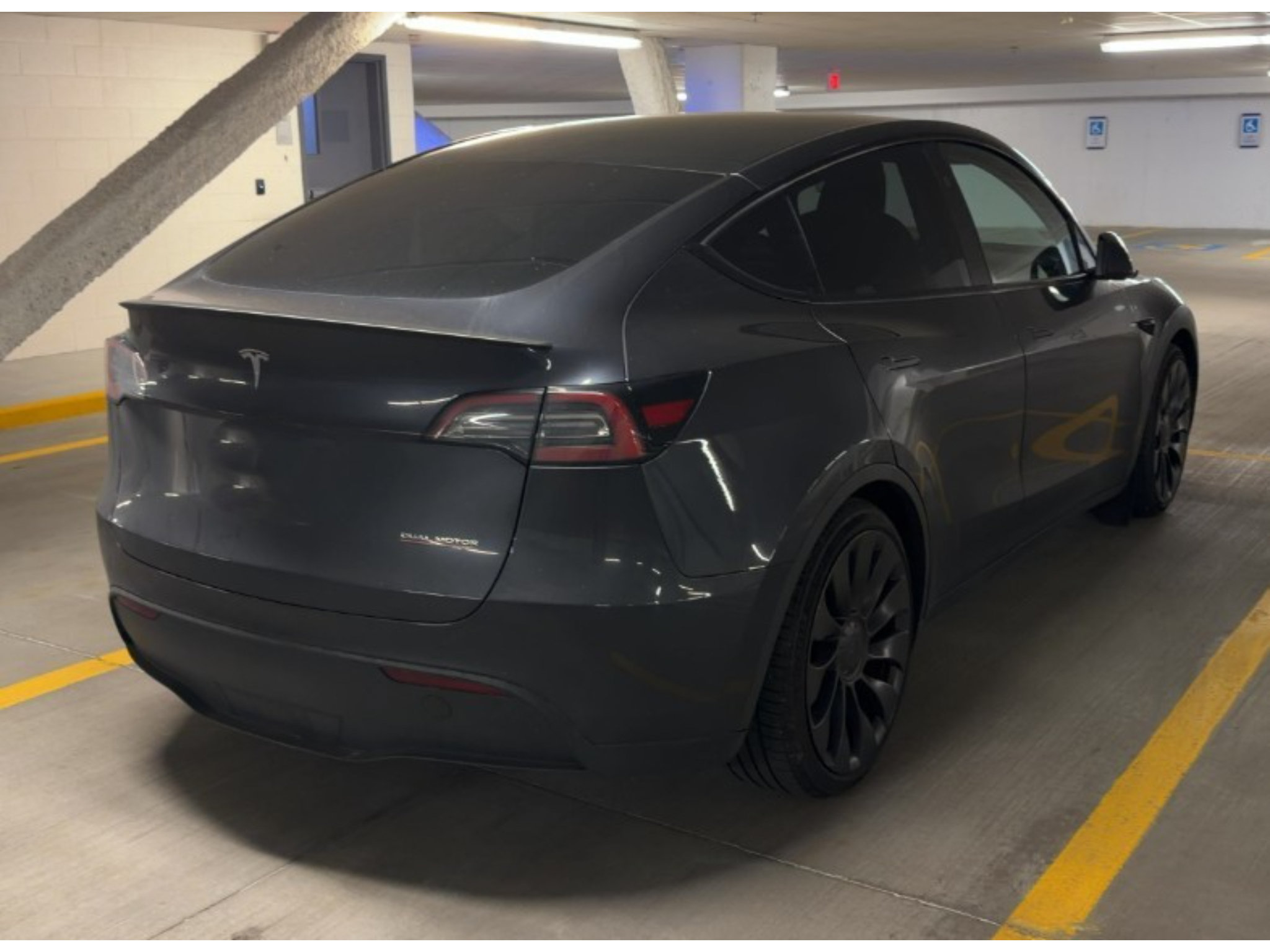 Used 2024 Tesla Model Y Performance AWD/4WD image 3