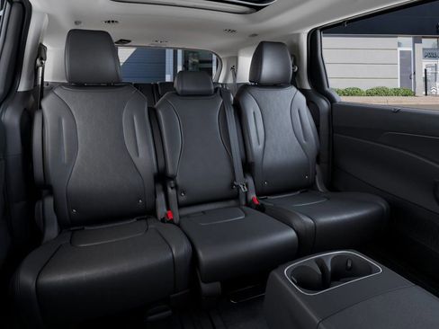 New 2026 Kia Carnival SX w/ SX Dark Edition Package image 16