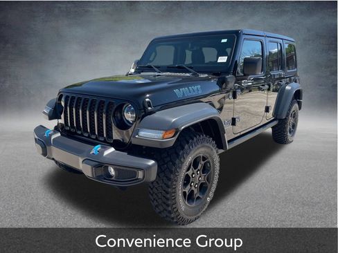 Used 2023 Jeep Wrangler Unlimited w/ Cold Weather Group AWD/4WD image 4