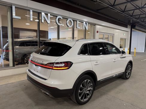 Used 2023 Lincoln Nautilus Reserve image 5
