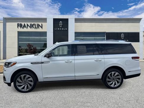 Certified 2022 Lincoln Navigator L Reserve AWD/4WD image 4