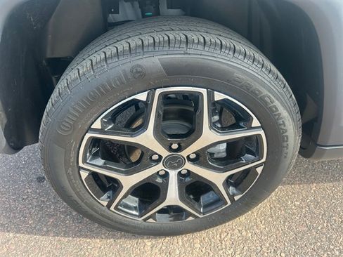 Used 2025 Jeep Compass Limited w/ Sun & Sound Group AWD/4WD image 18