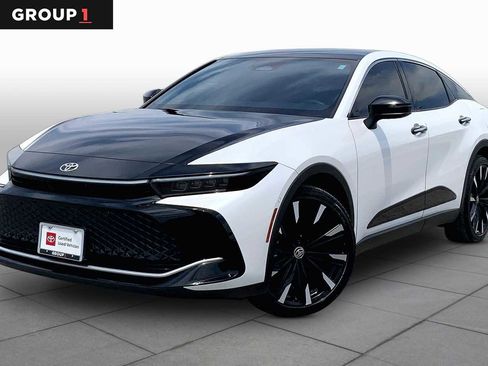 Certified 2024 Toyota Crown Platinum AWD/4WD image 1