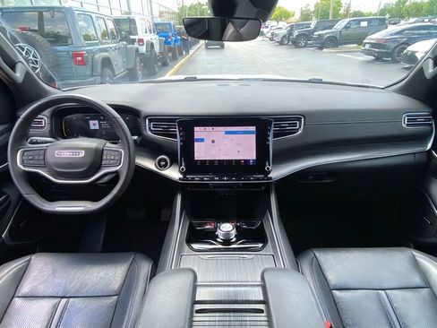 Used 2024 Jeep Wagoneer Series II w/ Flexible Seating Group RWD image 16
