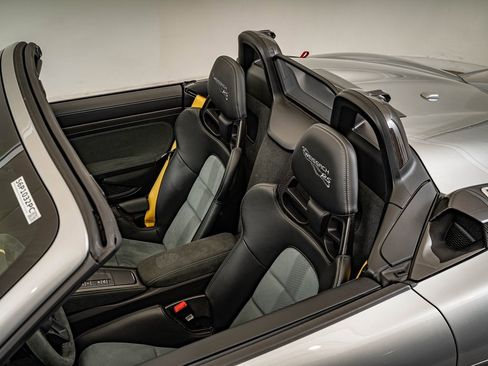 Certified 2025 Porsche 718 Boxster Spyder RS image 24