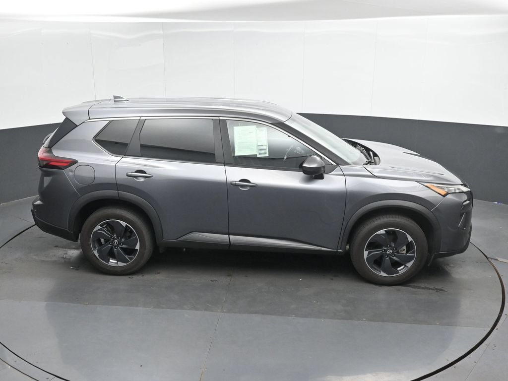 Used 2024 Nissan Rogue SV FWD image 32