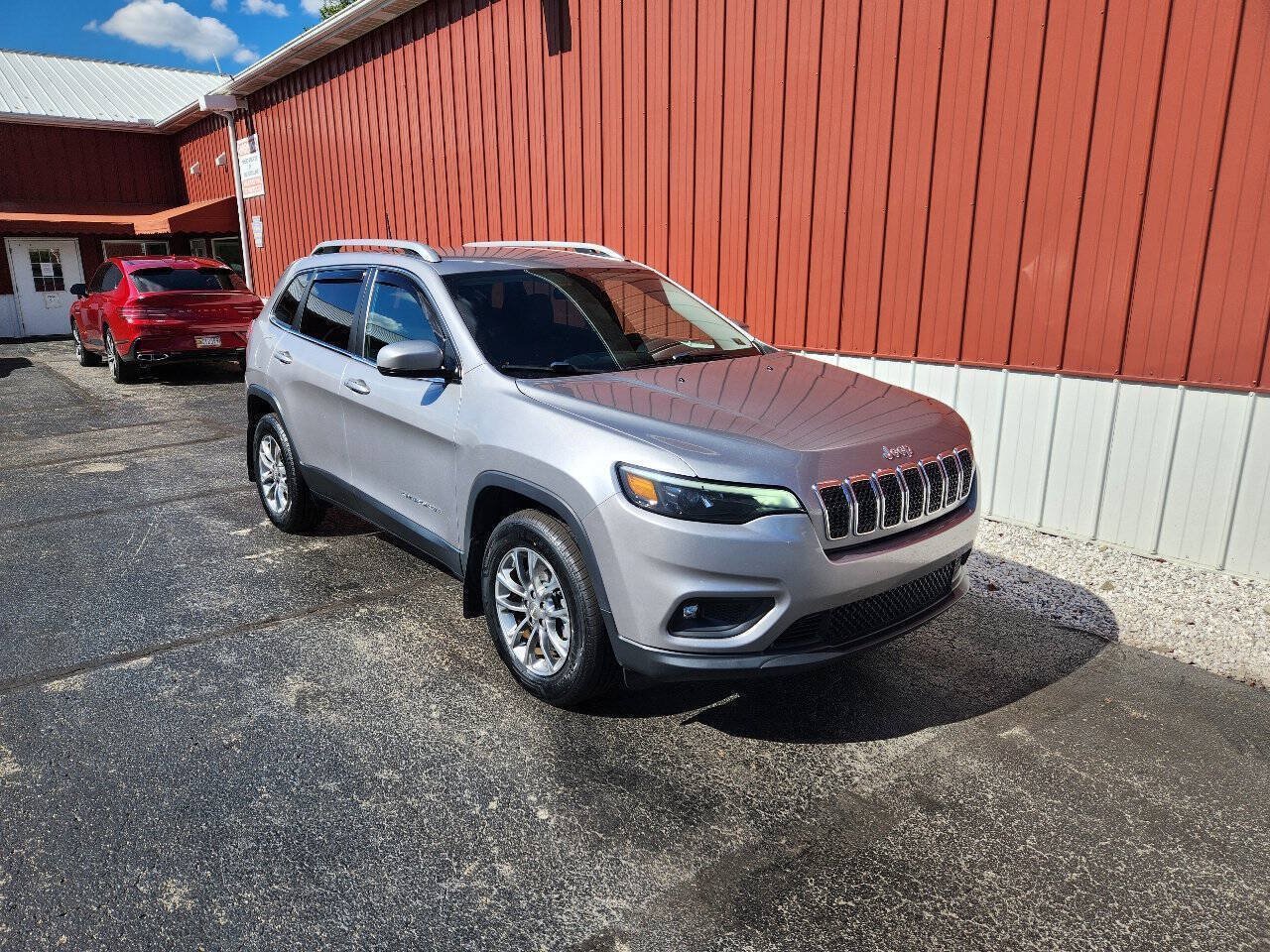 Used 2019 Jeep Cherokee Latitude Plus w/ Cold Weather Group AWD/4WD image 8