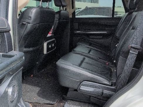 Used 2022 Ford Expedition XLT AWD/4WD image 7