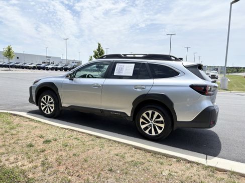 Certified 2025 Subaru Outback Premium w/ Popular Package #1A AWD/4WD image 5