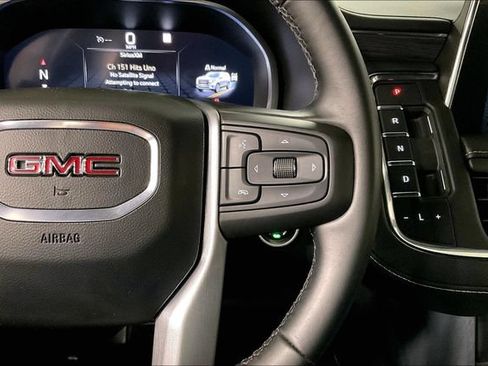Used 2023 GMC Yukon SLT AWD/4WD image 19