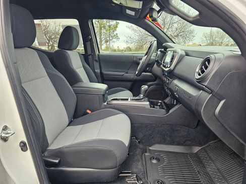 Used 2023 Toyota Tacoma TRD Sport w/ Advanced Technology Package image 10