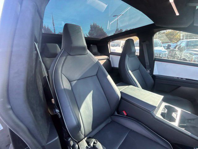 Used 2024 Tesla Cybertruck AWD Crew Cab image 8