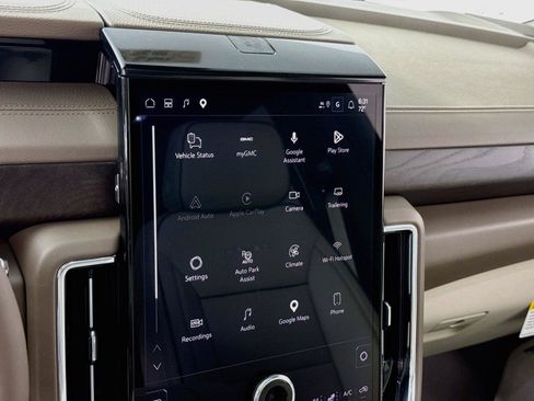 New 2026 GMC Yukon Denali w/ Advanced Technology Package AWD/4WD image 9