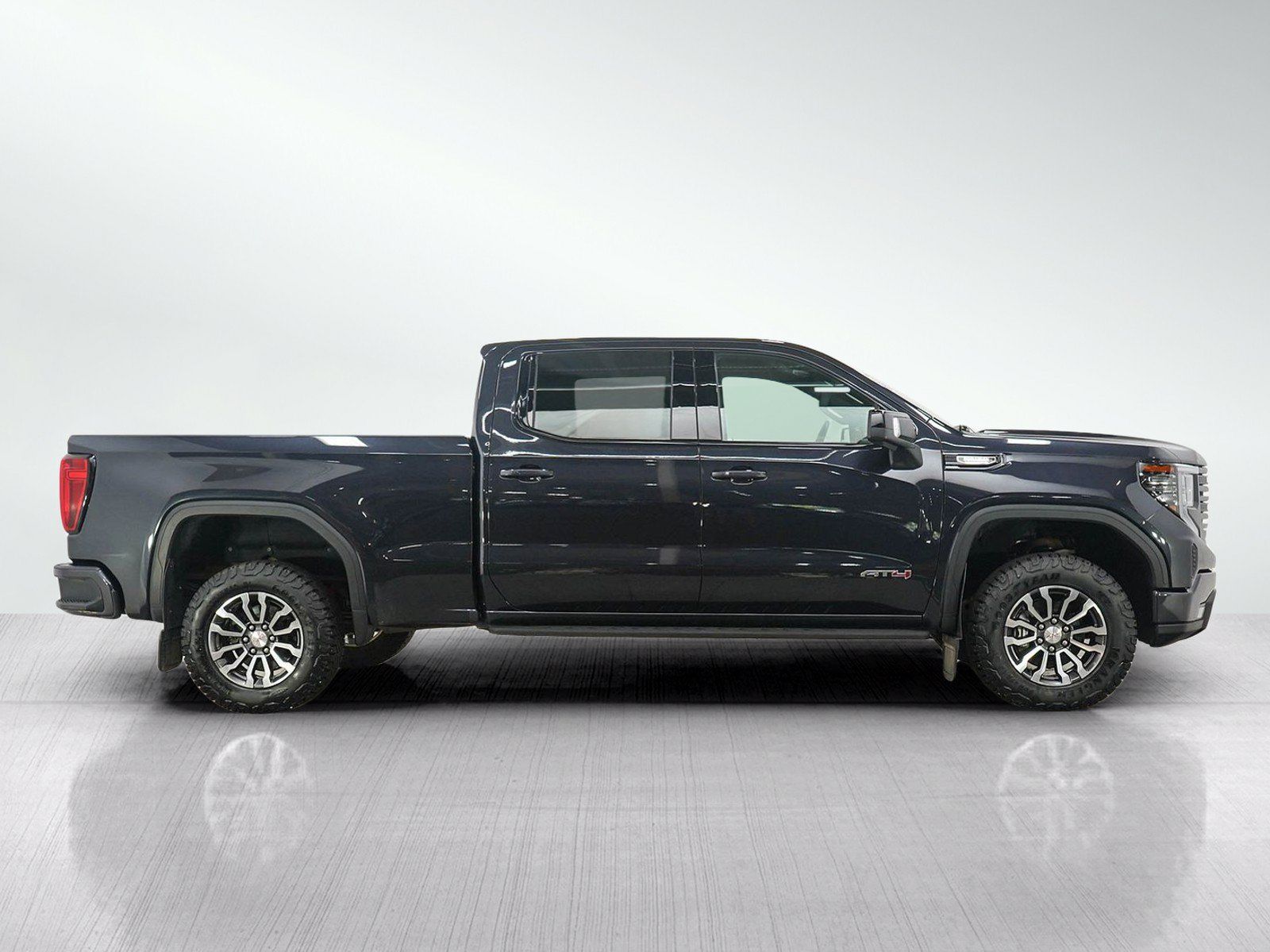 Used 2022 GMC Sierra 1500 AT4 AWD/4WD image 7