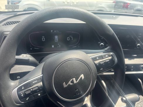 Used 2024 Kia Sportage LX AWD/4WD image 8