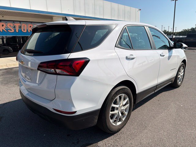 Used 2023 Chevrolet Equinox LS FWD image 3