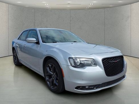 Used 2023 Chrysler 300 S RWD image 13